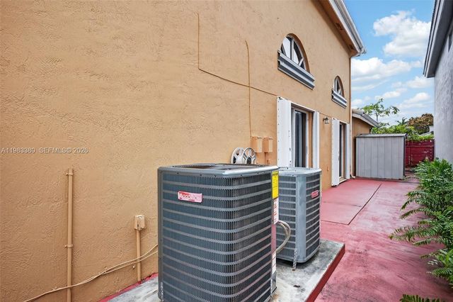 15672 SW 91st Ln, Miami, FL 33196