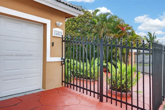 15672 SW 91st Ln, Miami, FL 33196