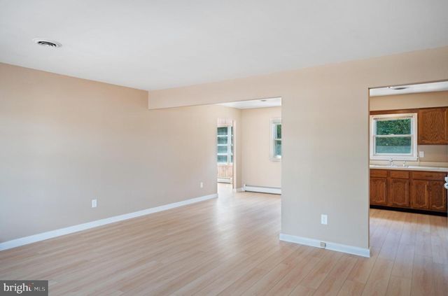 9 NORWAY RD, Toms River, NJ 08757
