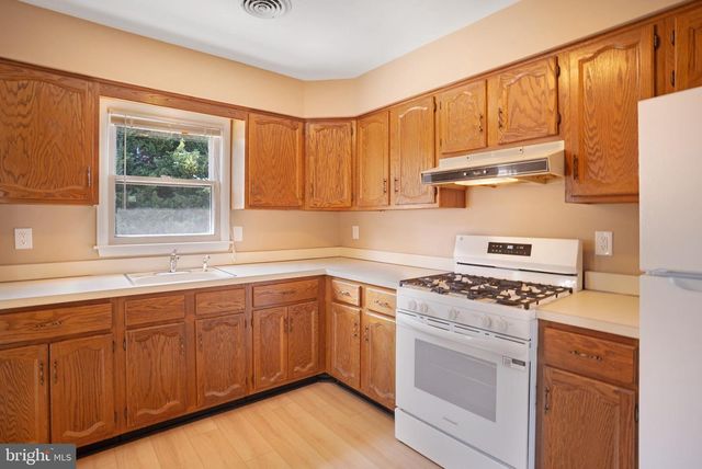 9 NORWAY RD, Toms River, NJ 08757