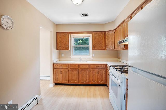 9 NORWAY RD, Toms River, NJ 08757