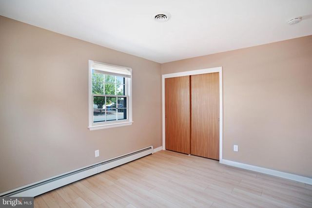 9 NORWAY RD, Toms River, NJ 08757