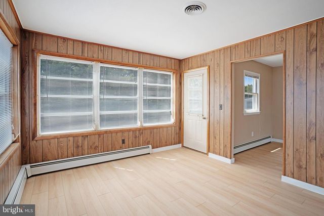 9 NORWAY RD, Toms River, NJ 08757