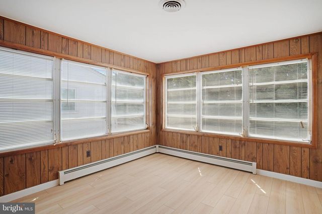 9 NORWAY RD, Toms River, NJ 08757