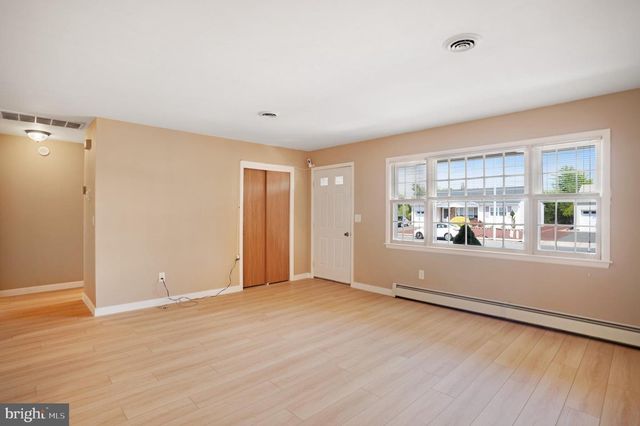 9 NORWAY RD, Toms River, NJ 08757