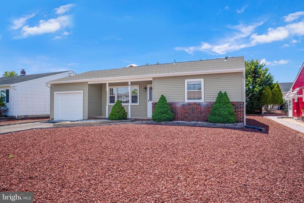 9 NORWAY RD, Toms River, NJ 08757