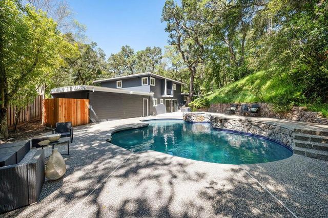 2085 Edgewood Road, Redwood City, CA 94062