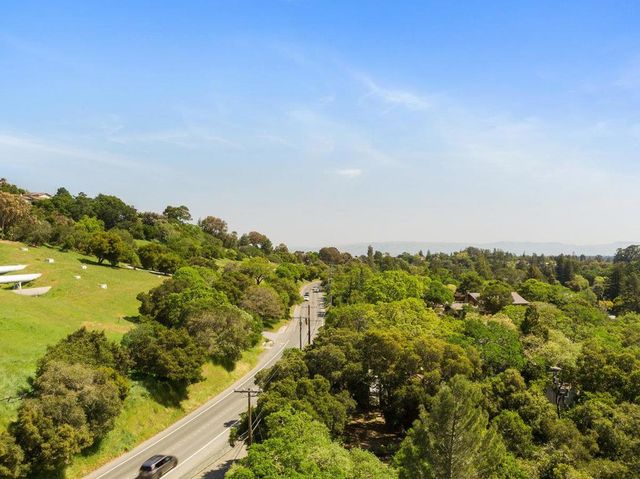 2085 Edgewood Road, Redwood City, CA 94062