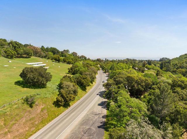 2085 Edgewood Road, Redwood City, CA 94062