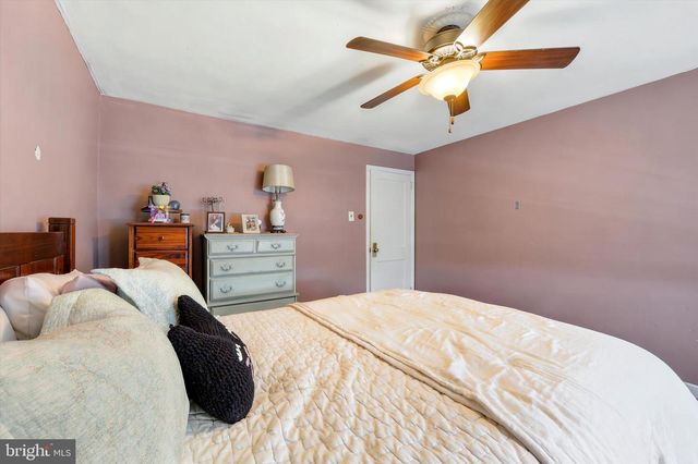 319 STRATFORD RD, Glenolden, PA 19036
