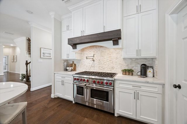 2904 Bridle Path Lane, Friendswood, TX 77546