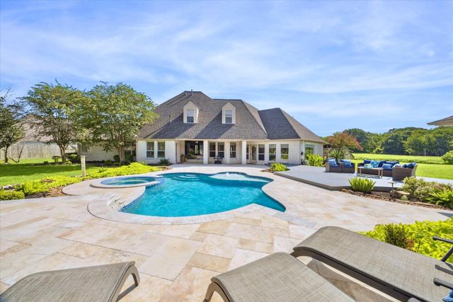 2904 Bridle Path Lane, Friendswood, TX 77546