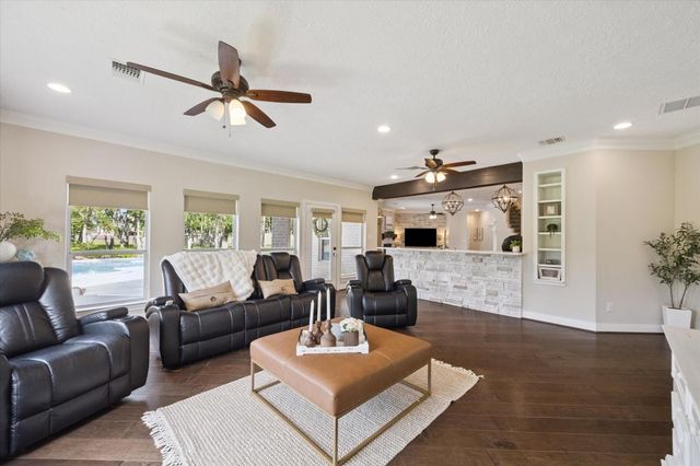 2904 Bridle Path Lane, Friendswood, TX 77546