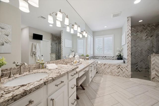 2904 Bridle Path Lane, Friendswood, TX 77546