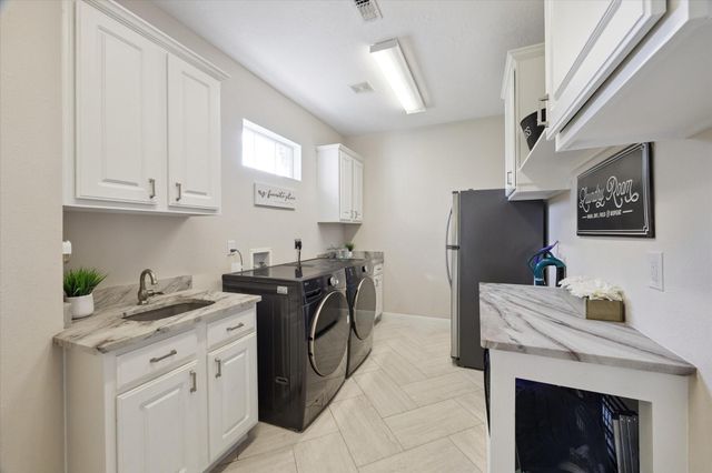 2904 Bridle Path Lane, Friendswood, TX 77546