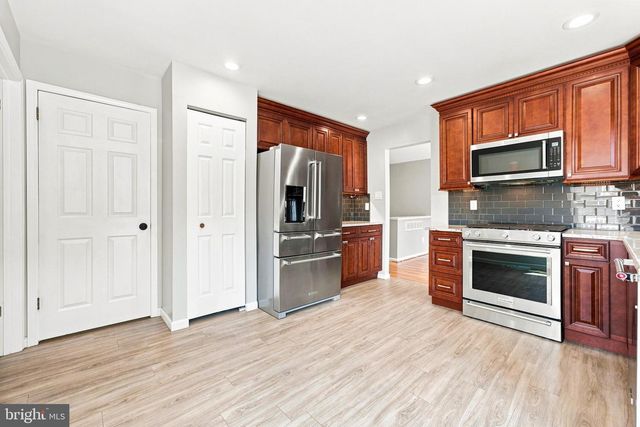17 GRAYSON PL, Burlington, NJ 08016