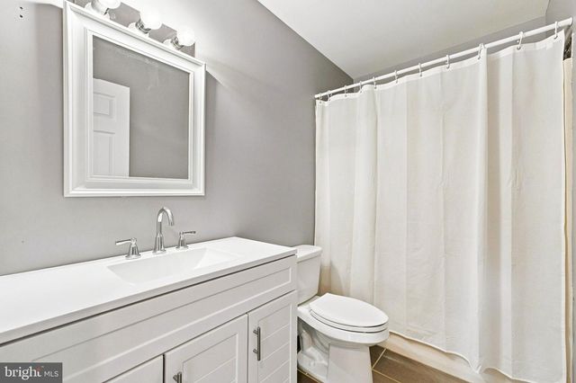 17 GRAYSON PL, Burlington, NJ 08016