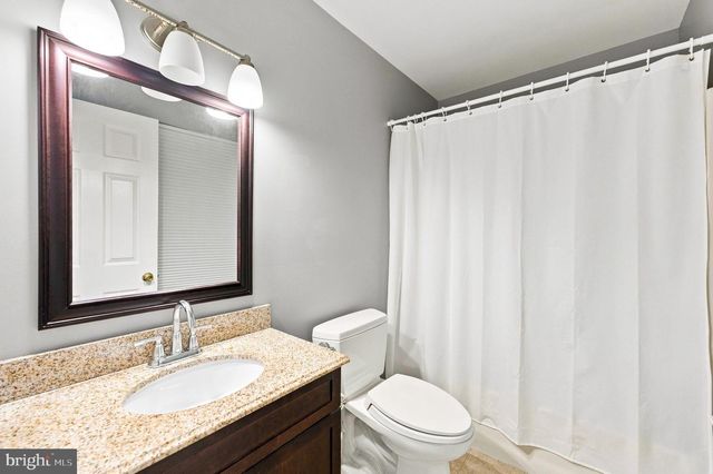 17 GRAYSON PL, Burlington, NJ 08016