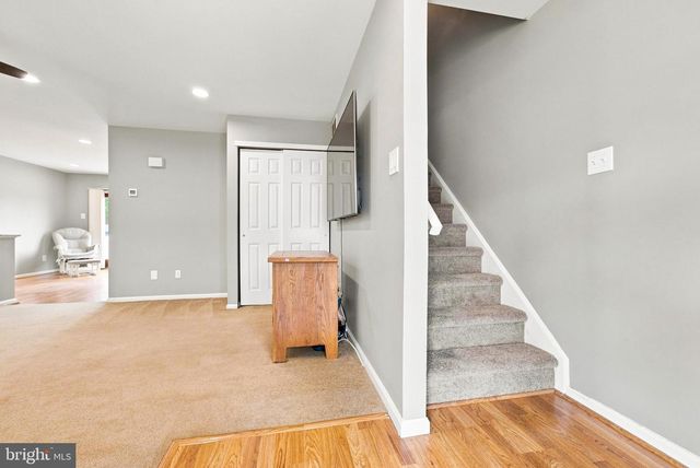 17 GRAYSON PL, Burlington, NJ 08016