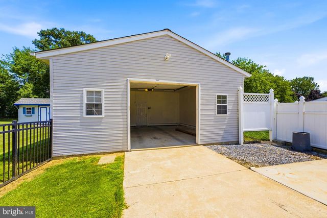 17 GRAYSON PL, Burlington, NJ 08016