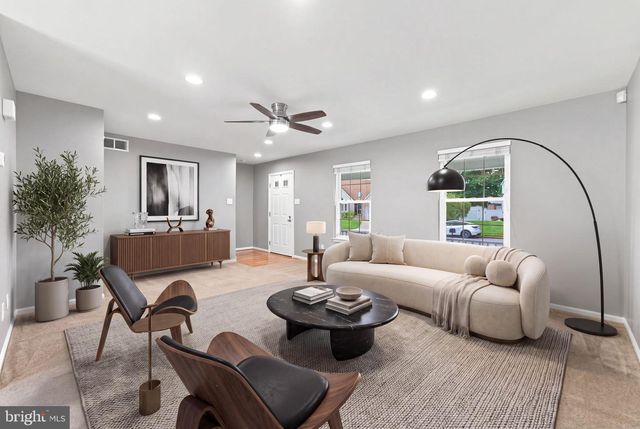 17 GRAYSON PL, Burlington, NJ 08016