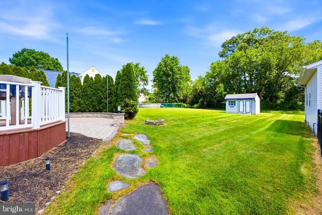 17 GRAYSON PL, Burlington, NJ 08016