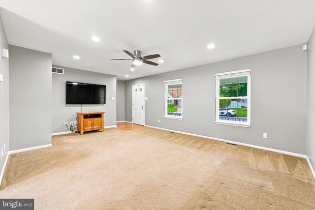 17 GRAYSON PL, Burlington, NJ 08016