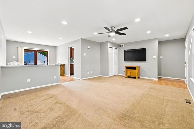 17 GRAYSON PL, Burlington, NJ 08016