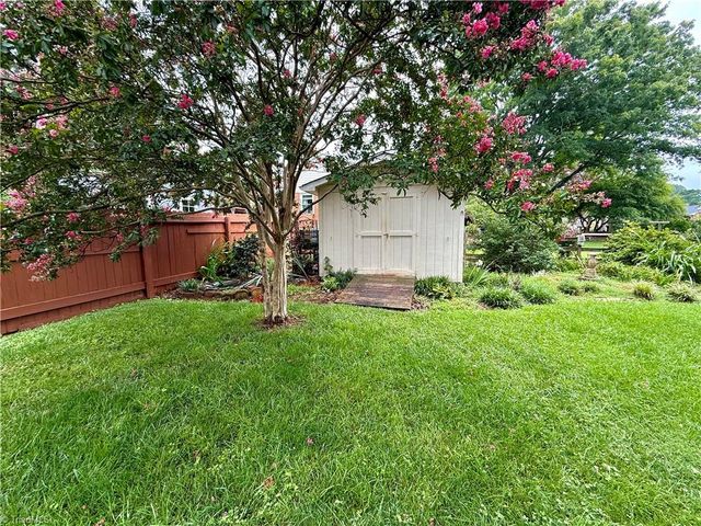 118 Avondale Drive, Lexington, NC 27295