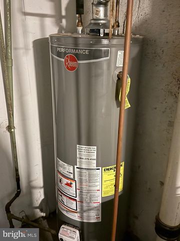 5627 ARLINGTON ST, Philadelphia, PA 19131