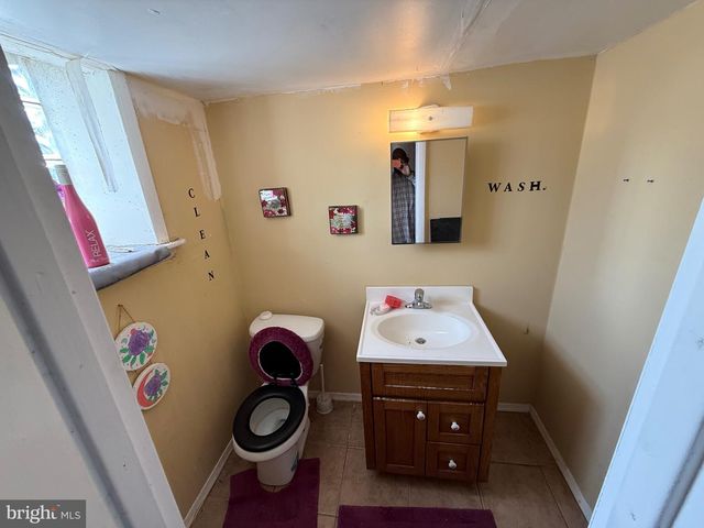 5627 ARLINGTON ST, Philadelphia, PA 19131