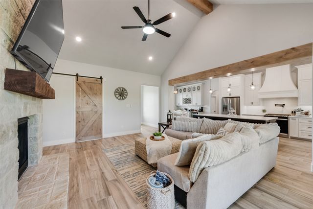 12880 Pruett Road, Krum, TX 76249