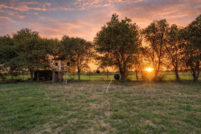 12880 Pruett Road, Krum, TX 76249