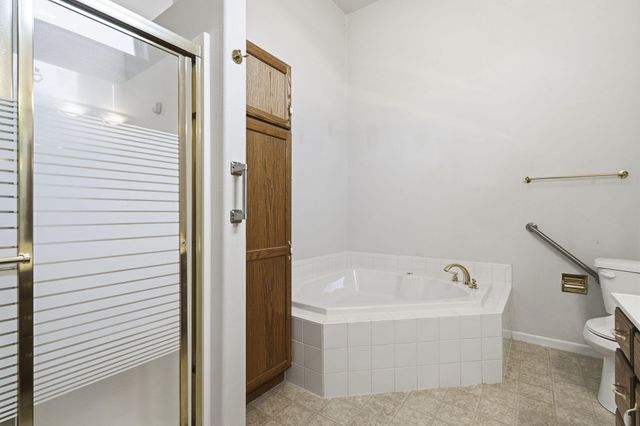 131 Split Rock Drive, Hollister, MO 65672