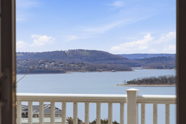 131 Split Rock Drive, Hollister, MO 65672