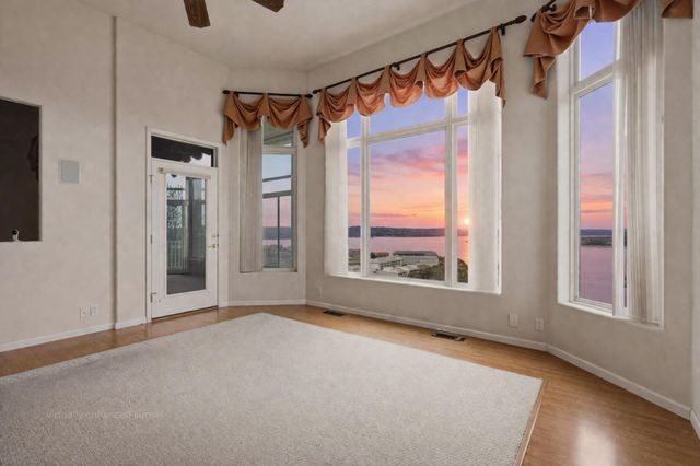 131 Split Rock Drive, Hollister, MO 65672