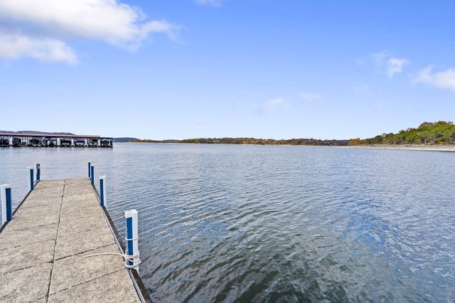 131 Split Rock Drive, Hollister, MO 65672