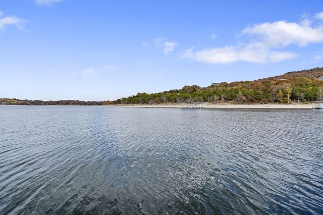 131 Split Rock Drive, Hollister, MO 65672