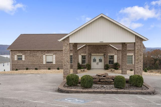 131 Split Rock Drive, Hollister, MO 65672