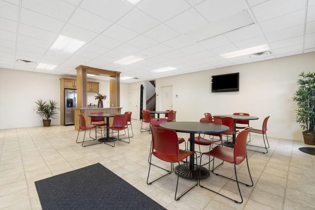 131 Split Rock Drive, Hollister, MO 65672