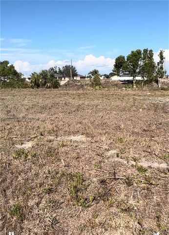 1931 NW 9th PL, Cape Coral, FL 33993