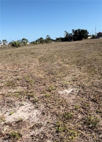 1931 NW 9th PL, Cape Coral, FL 33993