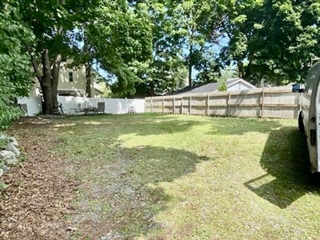 42 Henshaw St 1, Newton, MA 02465