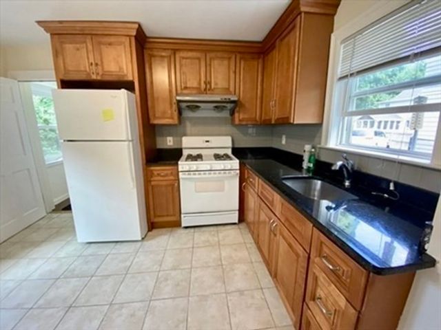 42 Henshaw St 1, Newton, MA 02465