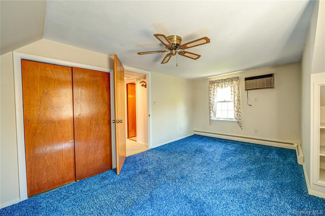 24 Kellogg Place, Huntington Station, NY 11746