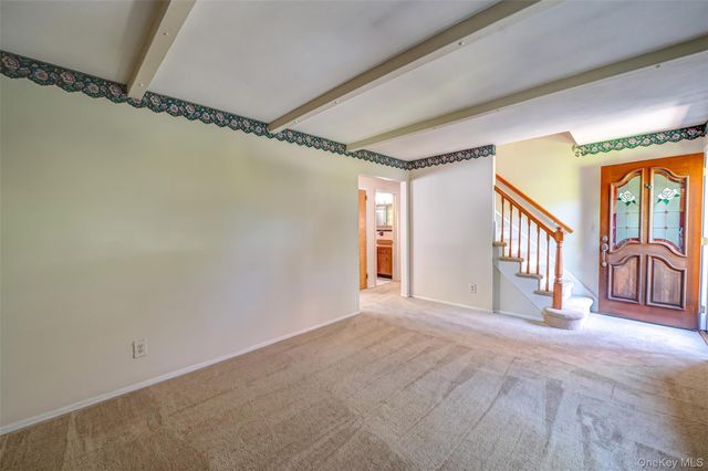 24 Kellogg Place, Huntington Station, NY 11746