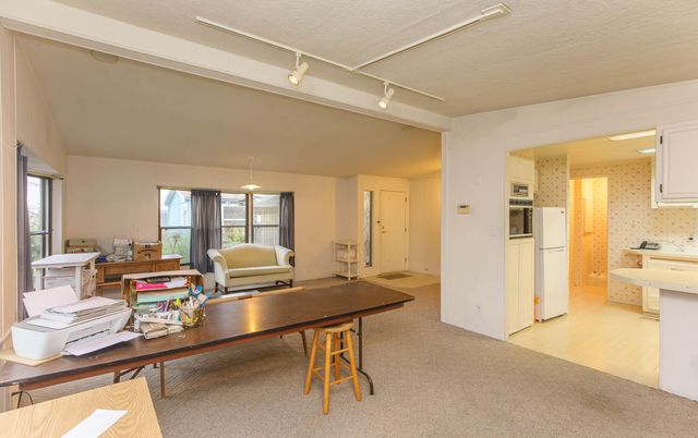 215 Tolman Creek Road SPC 16, Ashland, OR 97520