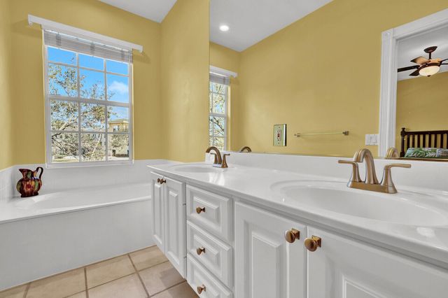 133 Wentworth Court, Jupiter, FL 33458