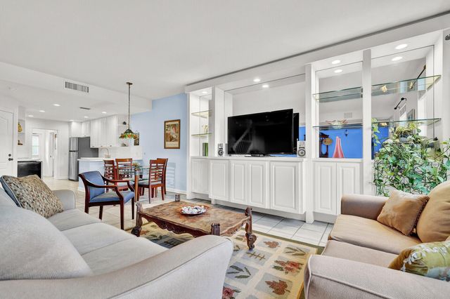 133 Wentworth Court, Jupiter, FL 33458