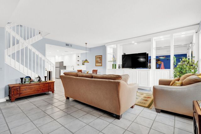 133 Wentworth Court, Jupiter, FL 33458